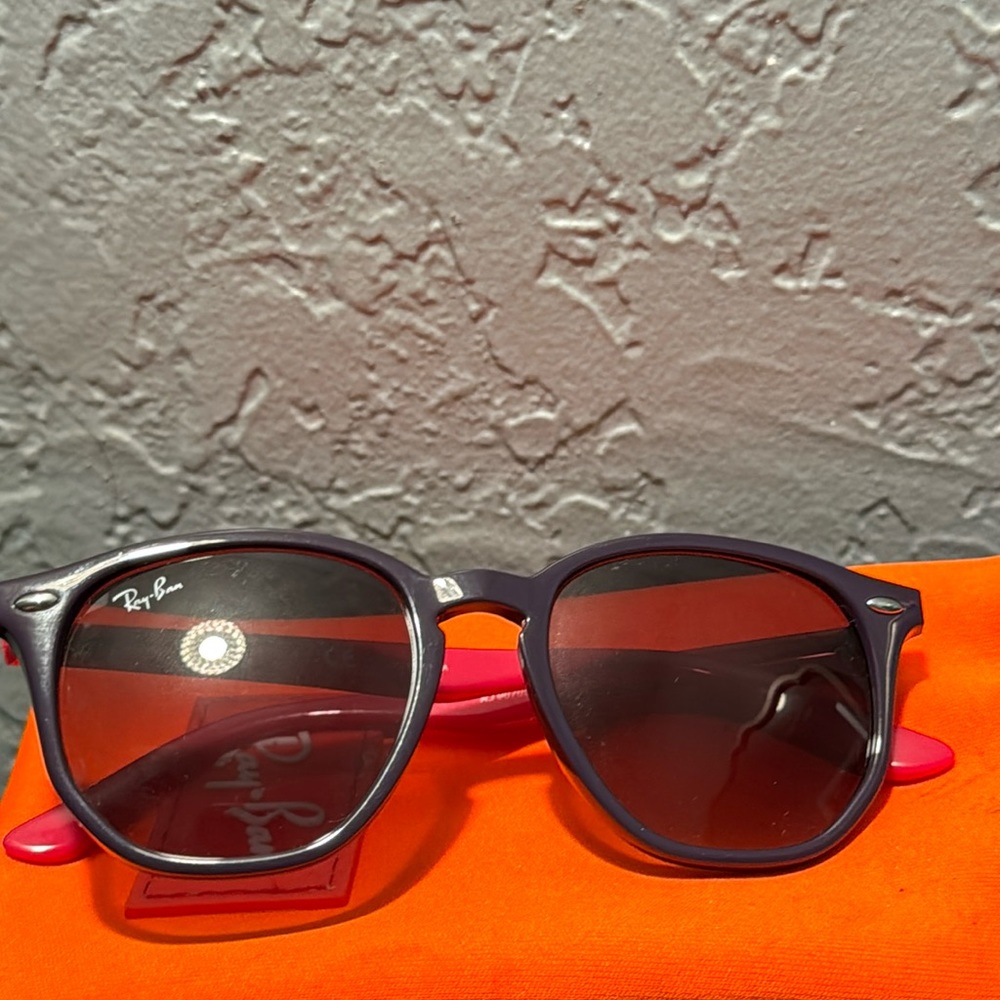 Ray-Ban Jr. RJ9070S Gradient Sunglasses for Kids - Picture 8 of 8